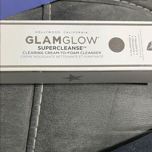GLAMGLOW Supercleanse Gray Cleanser